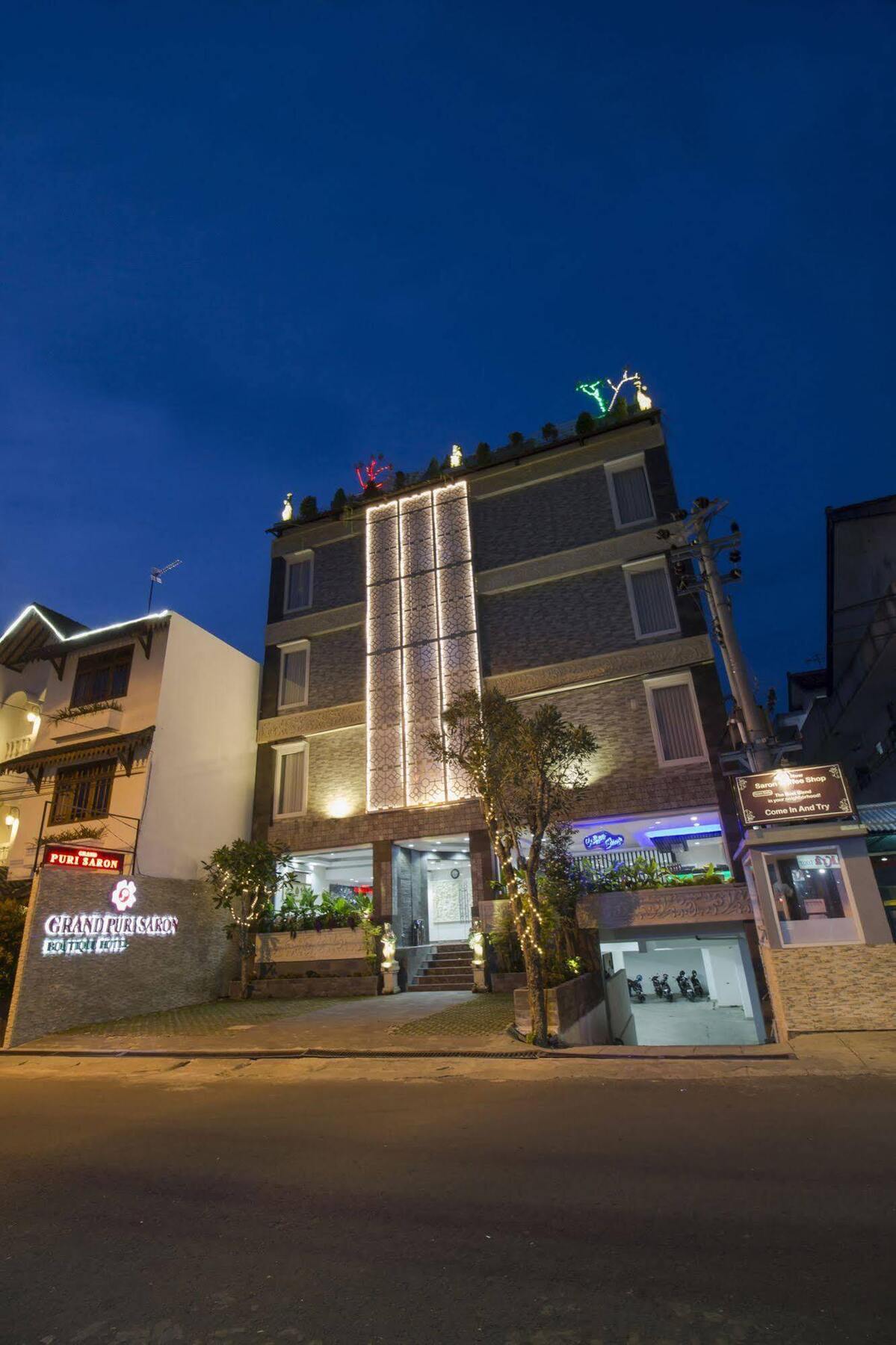 Grand Puri Saron Hotel Malioboro Yogyakarta Exteriör bild