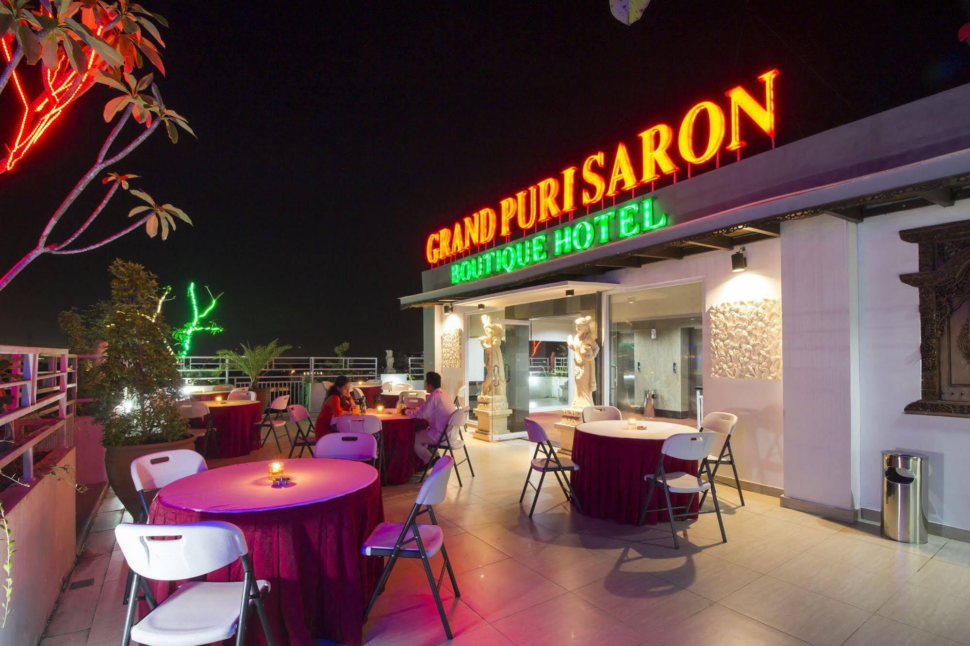 Grand Puri Saron Hotel Malioboro Yogyakarta Exteriör bild